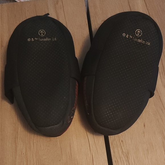 🌟 3 for $15 Deal! 🌟Star Wars Darth Vader Slippers XL 6 - Picture 2 of 4